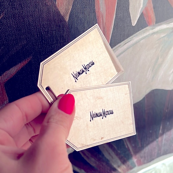Set of 2 NEIMAN MARCUS metal gift tags - Picture 1 of 3